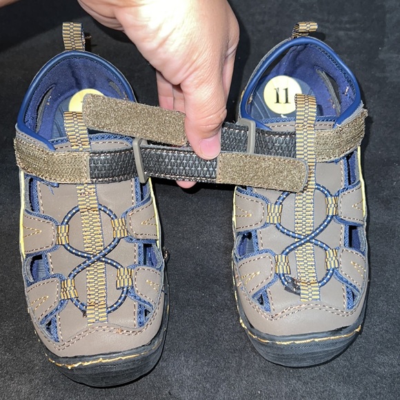 Eddie Bauer Toddler Boy Brown/Navy Boy Bungee Bump Velcro Closed Toe Sandals - Picture 5 of 8